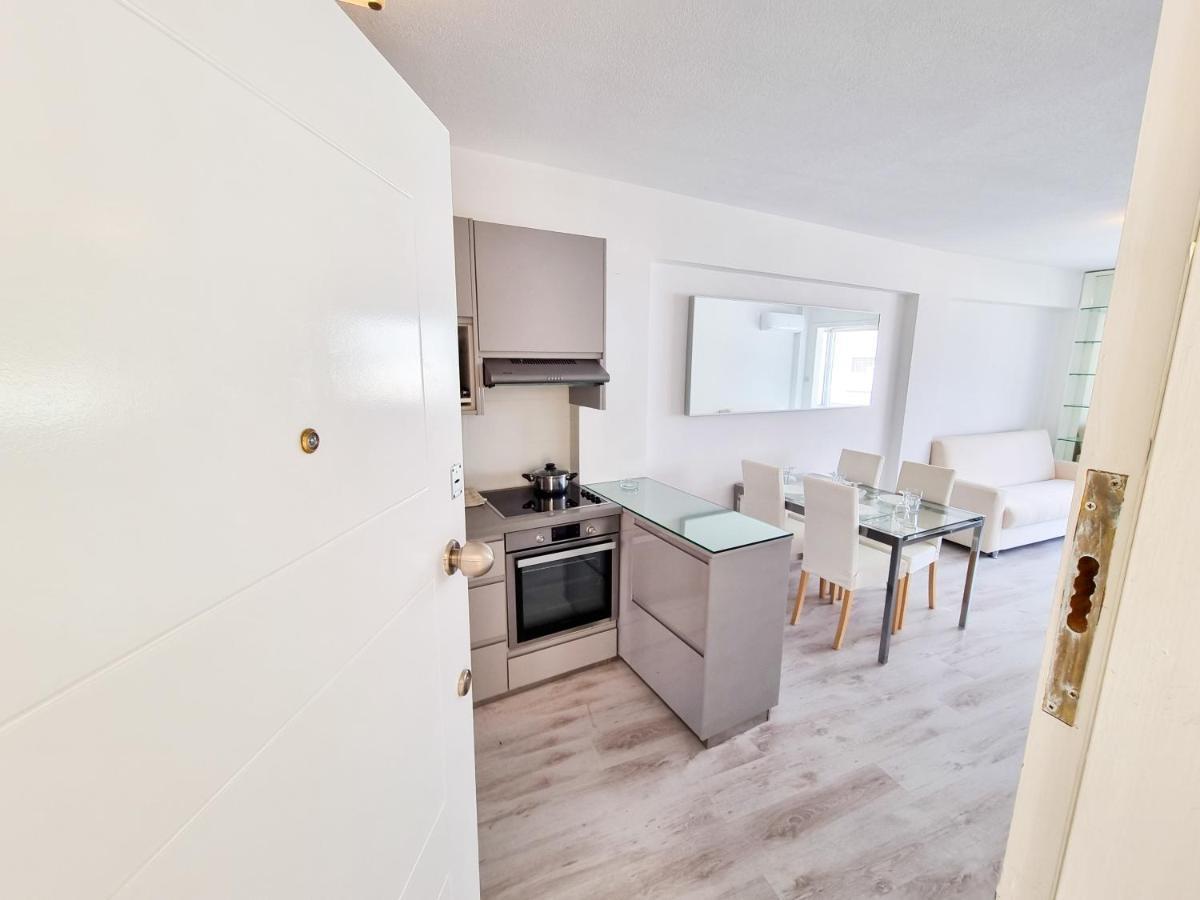 Cheer Up City Apartment, Near To The Finikoudes Beach Λάρνακα Εξωτερικό φωτογραφία